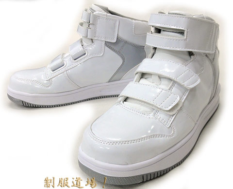 かわいい安全靴のホワイト
